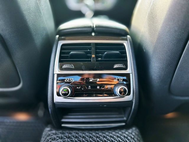 誠宏嚴選2016年BMW 730I 2.0cc 氣壓懸吊/電子避震/車門自動吸附/360環景  第16張相片