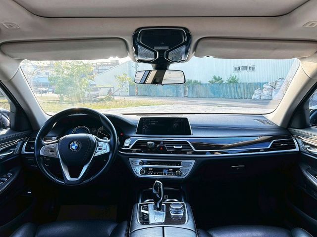 誠宏嚴選2016年BMW 730I 2.0cc 氣壓懸吊/電子避震/車門自動吸附/360環景  第17張相片