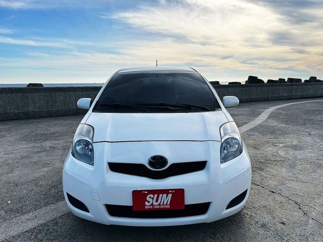 誠宏嚴選2012年Yaris 1.5cc 跑少 里程保證 有安卓機/恆溫空調  第2張相片