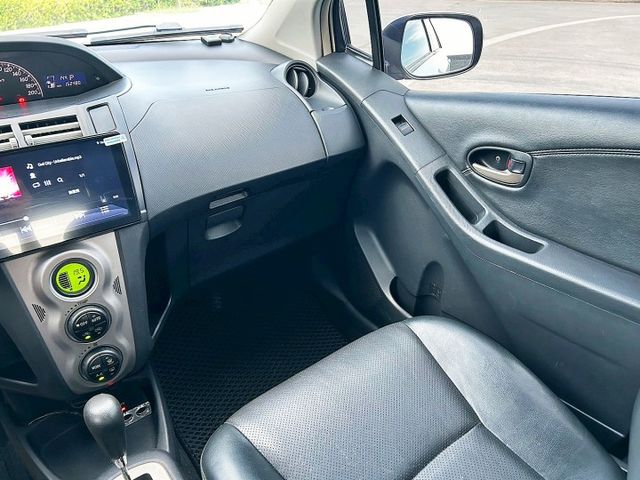 誠宏嚴選2012年Yaris 1.5cc 跑少 里程保證 有安卓機/恆溫空調  第12張相片