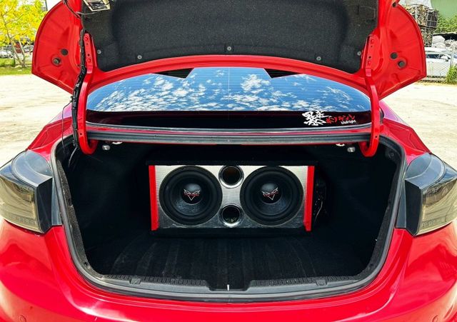 誠宏嚴選2012年Elantra 1.8cc 旗艦版 改裝大包/安卓機/重低音喇叭/燒鈦手工管/前後燈/MS鋁圈  第5張相片