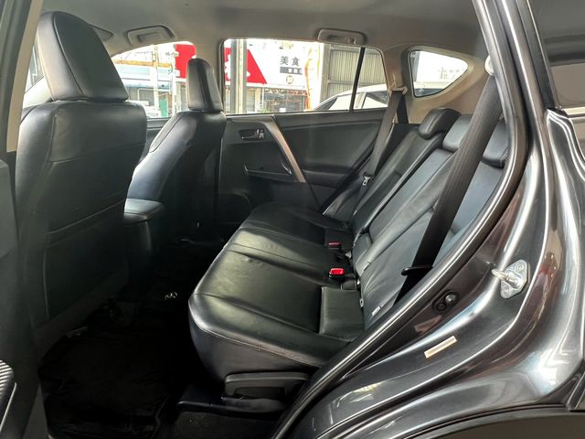 RAV4 2.0  第9張相片