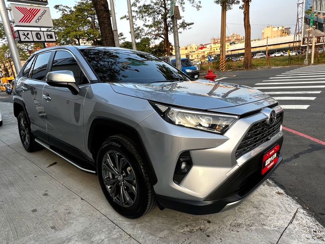 RAV4 2.0  第3張相片