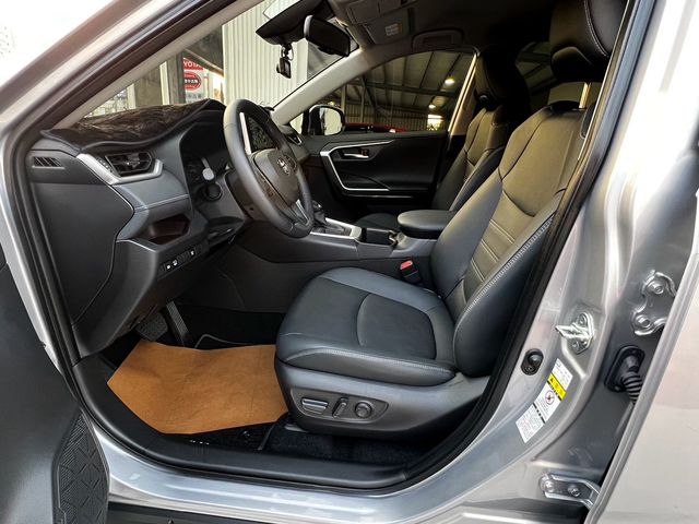 RAV4 2.0  第8張相片