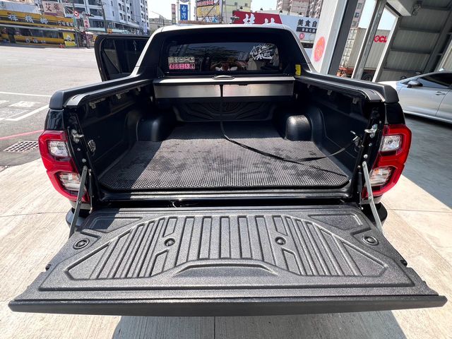 HILUX  第9張相片