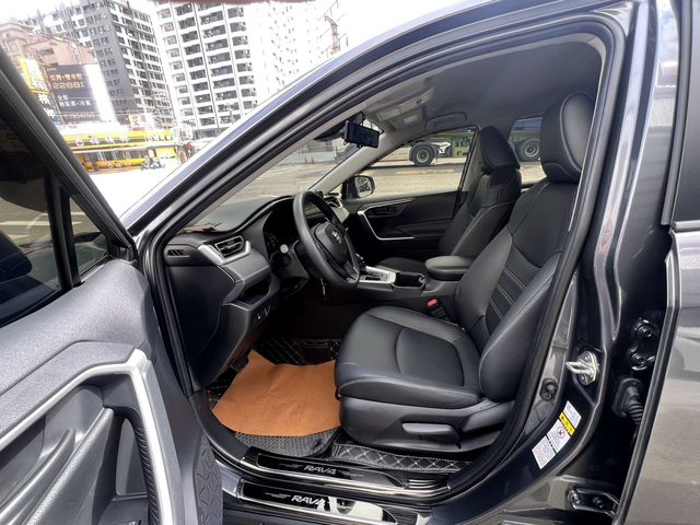 RAV4 2.0  第8張相片