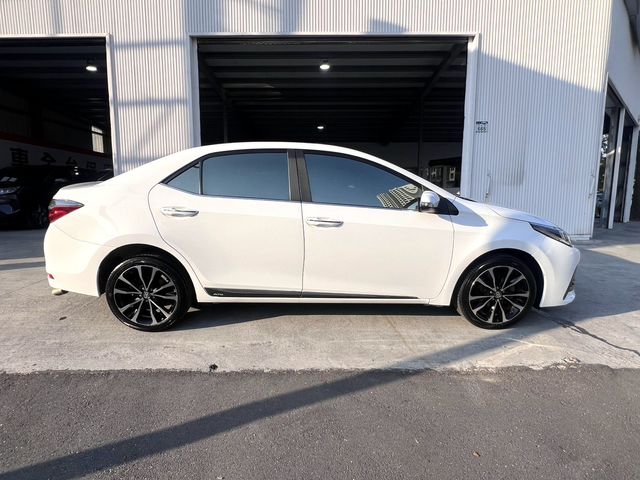 ALTIS 1.8  第4張相片