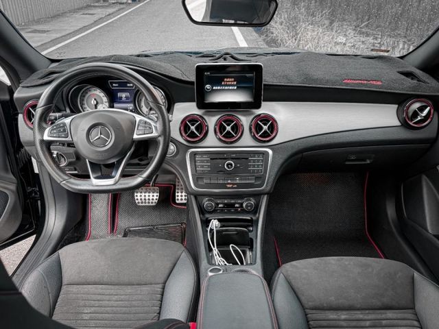 Mercedes-Benz/賓士 CLA250  第10張相片