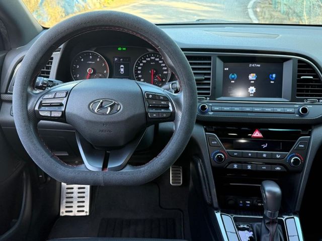 Hyundai Elantra  第2張相片