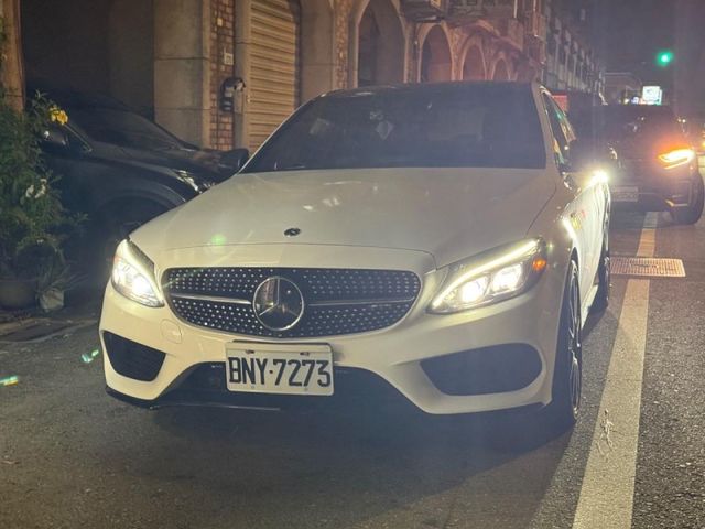 Mercedes-Benz/賓士 C400  第2張相片