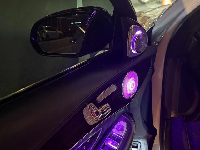 Mercedes-Benz/賓士 C400  第7張相片