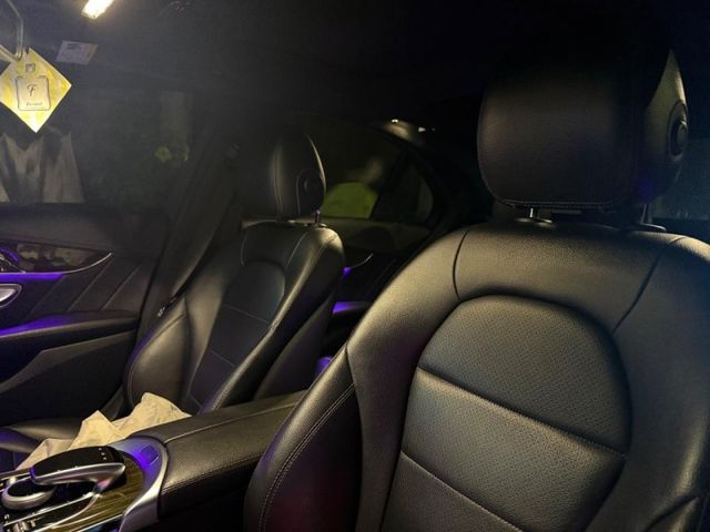 Mercedes-Benz/賓士 C400  第8張相片