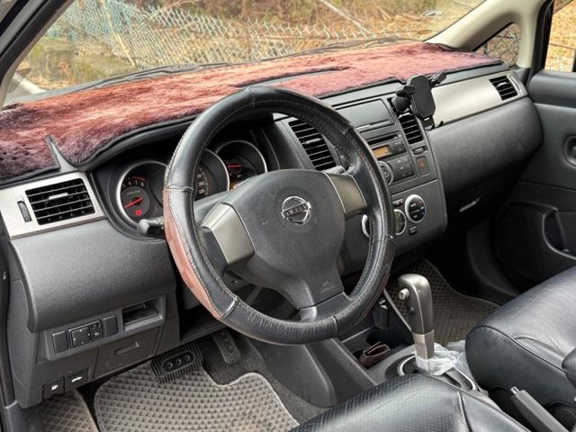 Nissan Tiida  第7張相片
