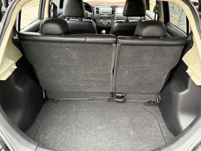 Nissan Tiida  第8張相片