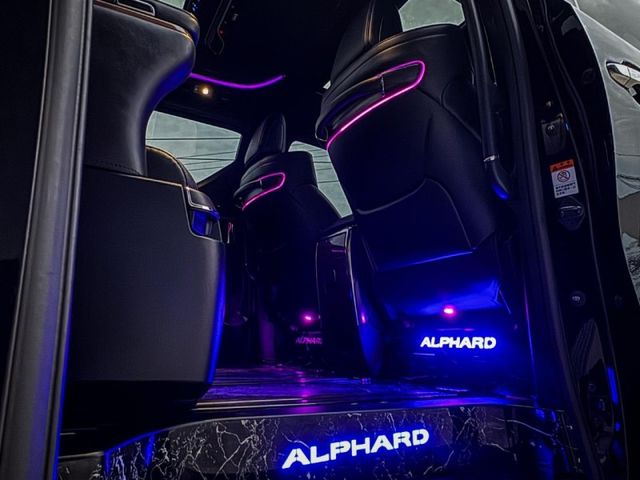 Toyota ALPHARD  第4張相片