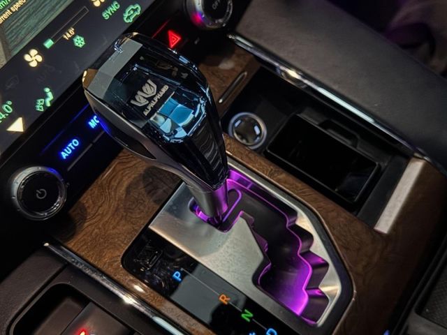 Toyota ALPHARD  第7張相片