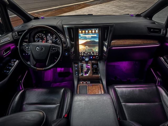 Toyota ALPHARD  第10張相片