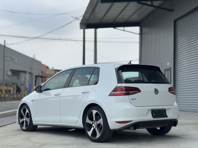 Volkswagen 福斯 Golf GTI  第2張相片