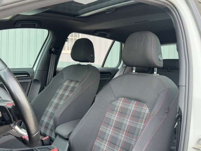 Volkswagen 福斯 Golf GTI  第4張相片