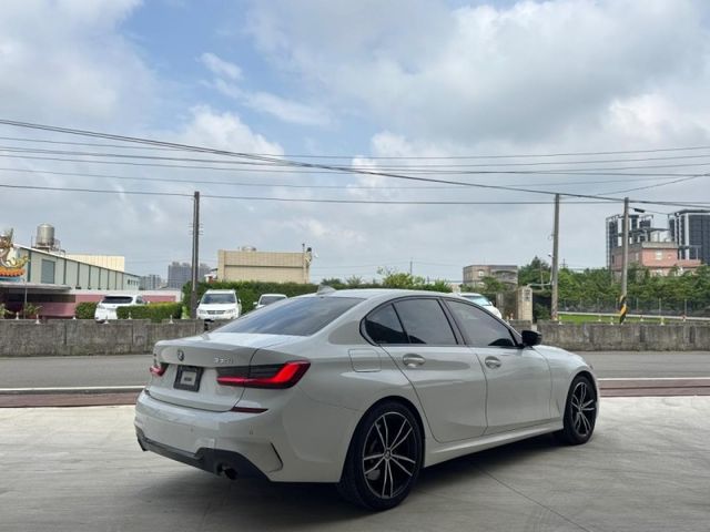 BMW/ 寶馬 330i M Sport  第3張相片
