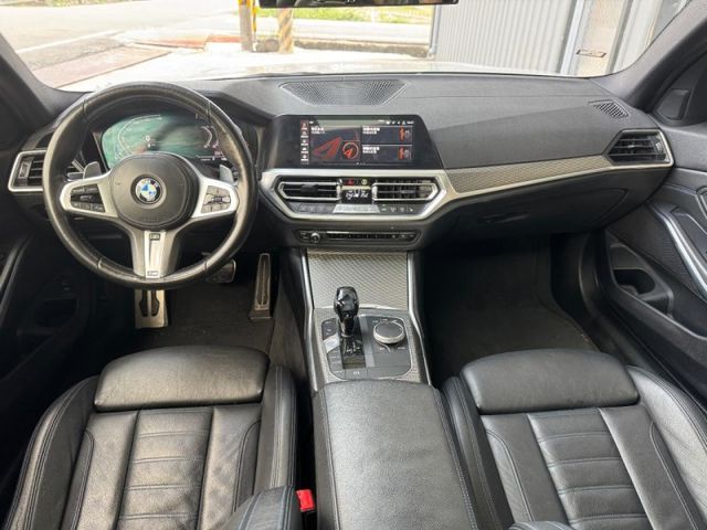 BMW/ 寶馬 330i M Sport  第7張相片