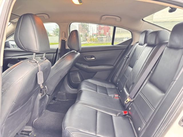 Nissan Sentra  第7張相片