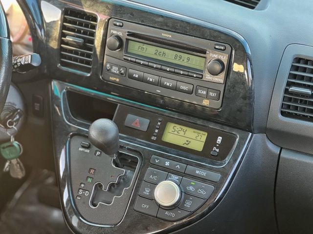 Toyota Wish  第8張相片