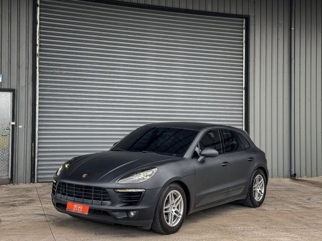 全車包膜消光黑｜中尾段閥門排氣管 電動尾門｜方向盤快控鍵｜換檔撥片 恆溫空調｜雙前座14項電動記憶座椅 後座分離倒覆｜定速巡航  第1張相片