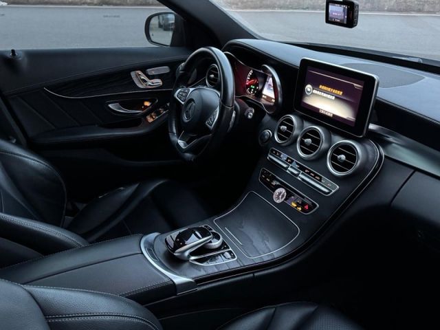 Mercedes-Benz/賓士 C300  第5張相片