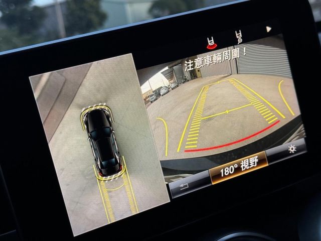 Mercedes-Benz/賓士 C300  第9張相片