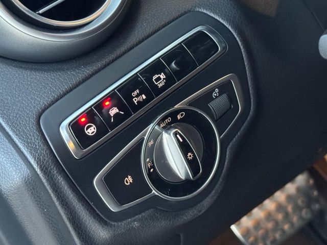 Mercedes-Benz/賓士 C300  第10張相片