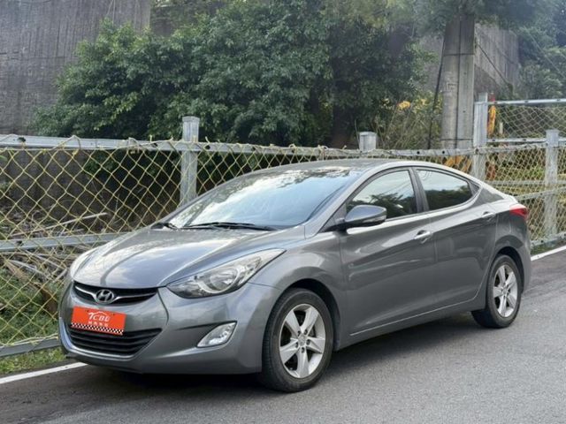 Hyundai Elantra  第1張相片