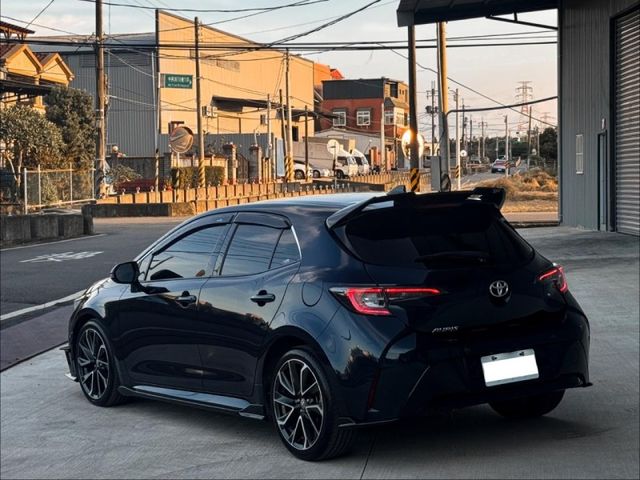 方向盤快控鍵｜換檔撥片｜恆溫空調 光感應自動頭燈｜分區溫控｜定速巡航 免鑰匙啟動車門鎖｜遠光燈自動控制 ACC主動跟車系統｜車道維持輔助系統  第3張相片