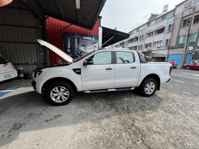 ✥3.2L 4x4傳動  倒車影像✓斜坡輔助✓定速巡航~純白系 方向控制✓循跡✓皮椅✓恆溫✓認證車原鈑件✥  第3張相片