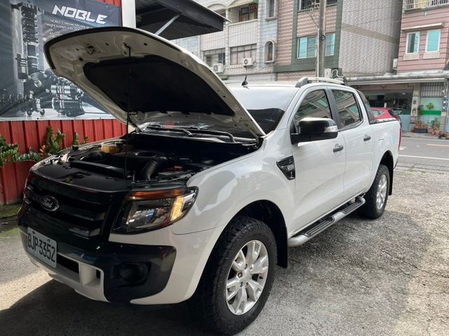 ✥3.2L 4x4傳動  倒車影像✓斜坡輔助✓定速巡航~純白系 方向控制✓循跡✓皮椅✓恆溫✓認證車原鈑件✥  第4張相片