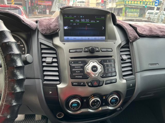 ✥3.2L 4x4傳動  倒車影像✓斜坡輔助✓定速巡航~純白系 方向控制✓循跡✓皮椅✓恆溫✓認證車原鈑件✥  第7張相片