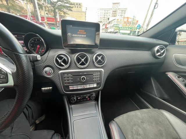1.6L AMG-Line 鑽石水箱護罩 AMG跑車化套件 跑車化懸吊 18吋五輻輕合金鋁圈  第16張相片