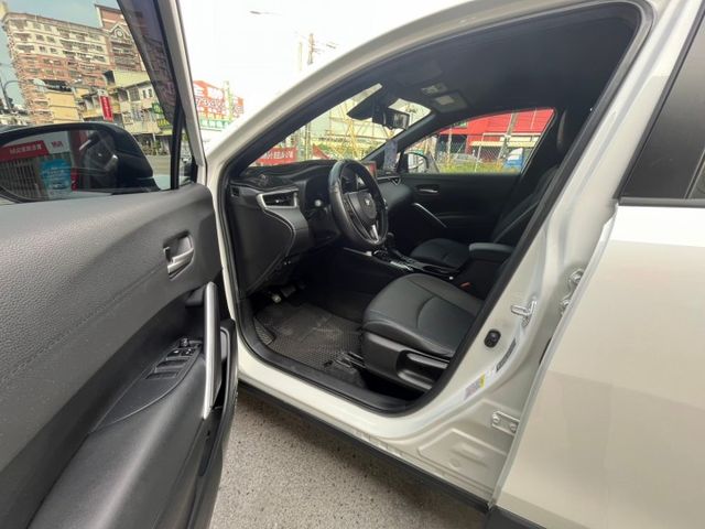 1.8L 尊爵款 主動安全防護系統 BSM盲點偵測警示系統 7吋MID數位式儀錶板  第8張相片