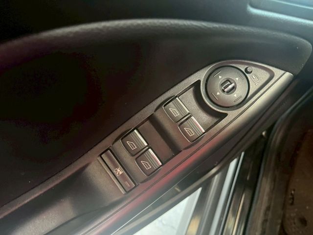 1.6L 運動款 倒車顯影 倒車雷達 定速巡航 藍芽通訊  第10張相片