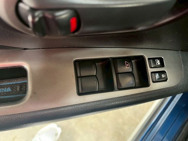 1.6L 豪華款 恆溫空調 倒車顯影 車頂行李架 定速巡航  第7張相片