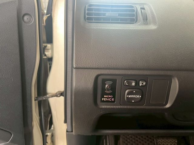 1.6L 經典款 舒適皮椅 空調 倒車雷達 電動收折  第5張相片
