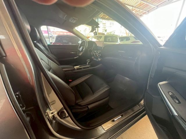 1.6L 尊爵款 360環景 跟車系統 盲點偵測 前車雷達 CARPLAY  第2張相片