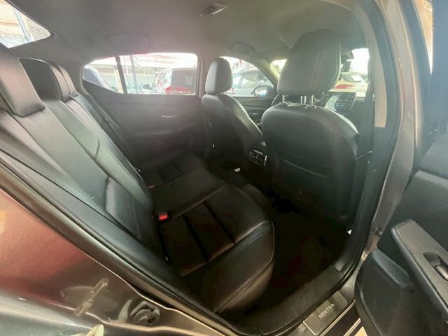 1.6L 尊爵款 360環景 跟車系統 盲點偵測 前車雷達 CARPLAY  第4張相片