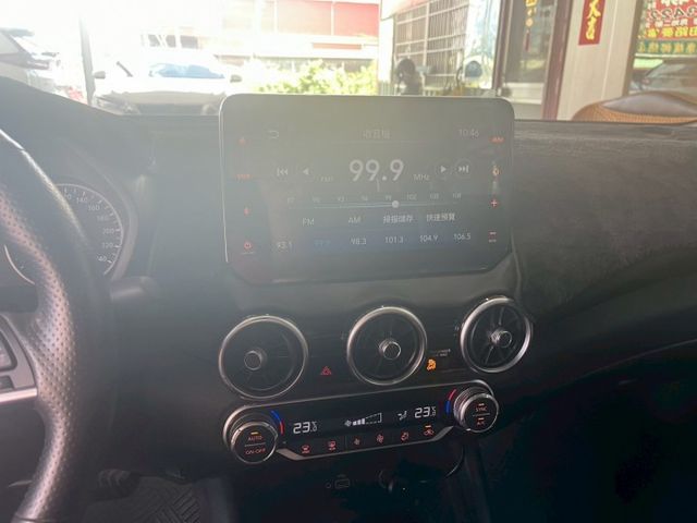 1.6L 尊爵款 360環景 跟車系統 盲點偵測 前車雷達 CARPLAY  第7張相片