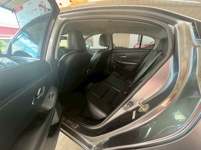 1.6L 尊爵款 360環景 跟車系統 盲點偵測 前車雷達 CARPLAY  第13張相片