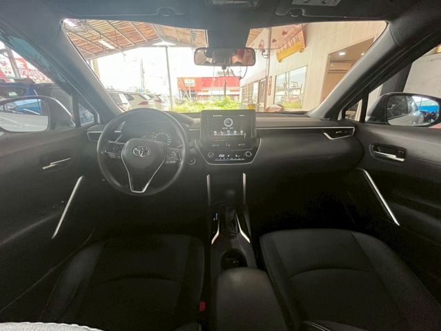 1.8L 豪華款 倒車影像 摸門解鎖 定速巡航 跟車系統 前車雷達  第9張相片