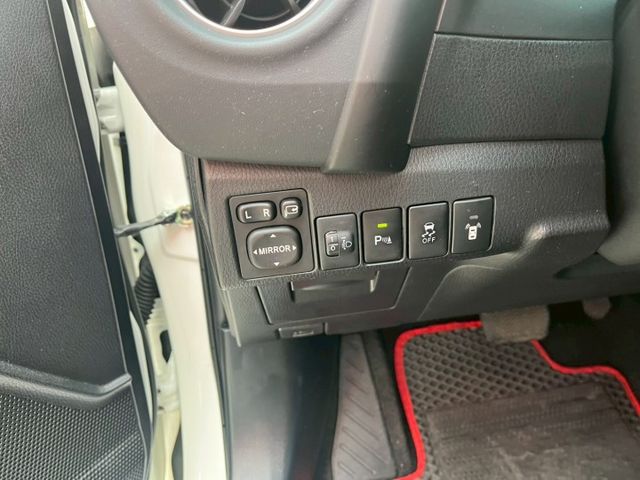 1.8L 經典款 免鑰匙啟動 倒車顯影 定速巡航 超值CP國民好車  第5張相片