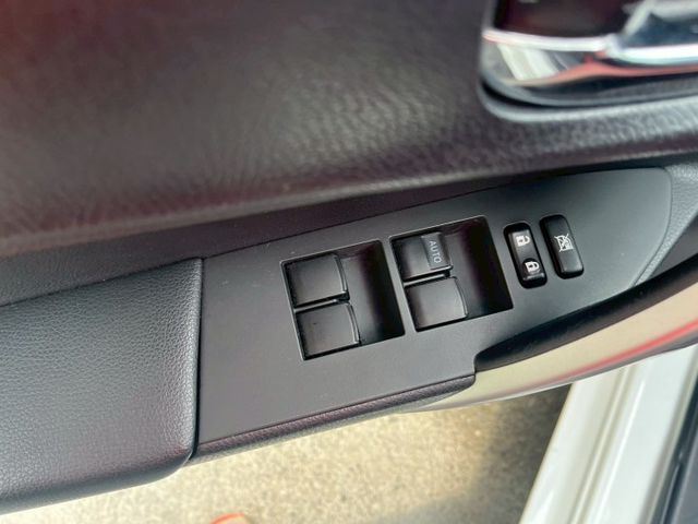 1.8L 經典款 免鑰匙啟動 倒車顯影 定速巡航 超值CP國民好車  第7張相片