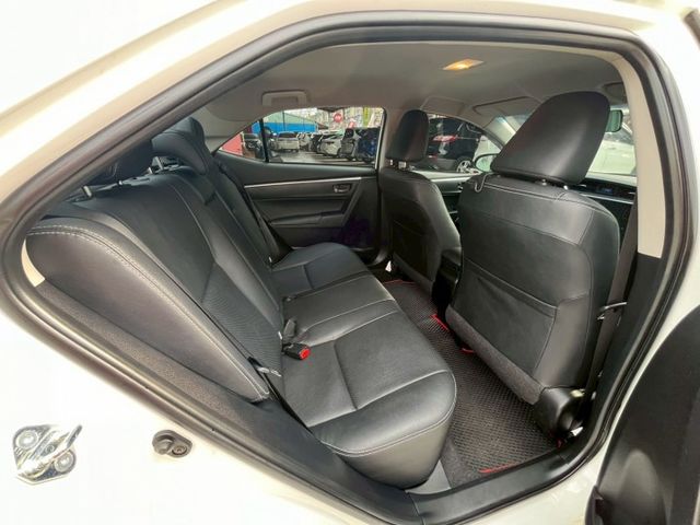 1.8L 經典款 免鑰匙啟動 倒車顯影 定速巡航 超值CP國民好車  第10張相片