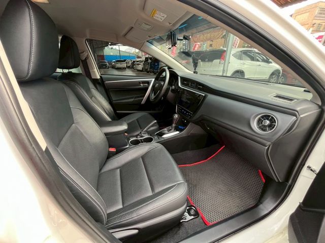 1.8L 經典款 免鑰匙啟動 倒車顯影 定速巡航 超值CP國民好車  第12張相片